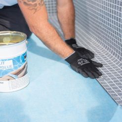 renolit-alkorglue-5kg.jpg renolit-lim-pvc-membran.jpg renolit-kontaktlim-anvandning.jpg renolit-lim-installation.jpg